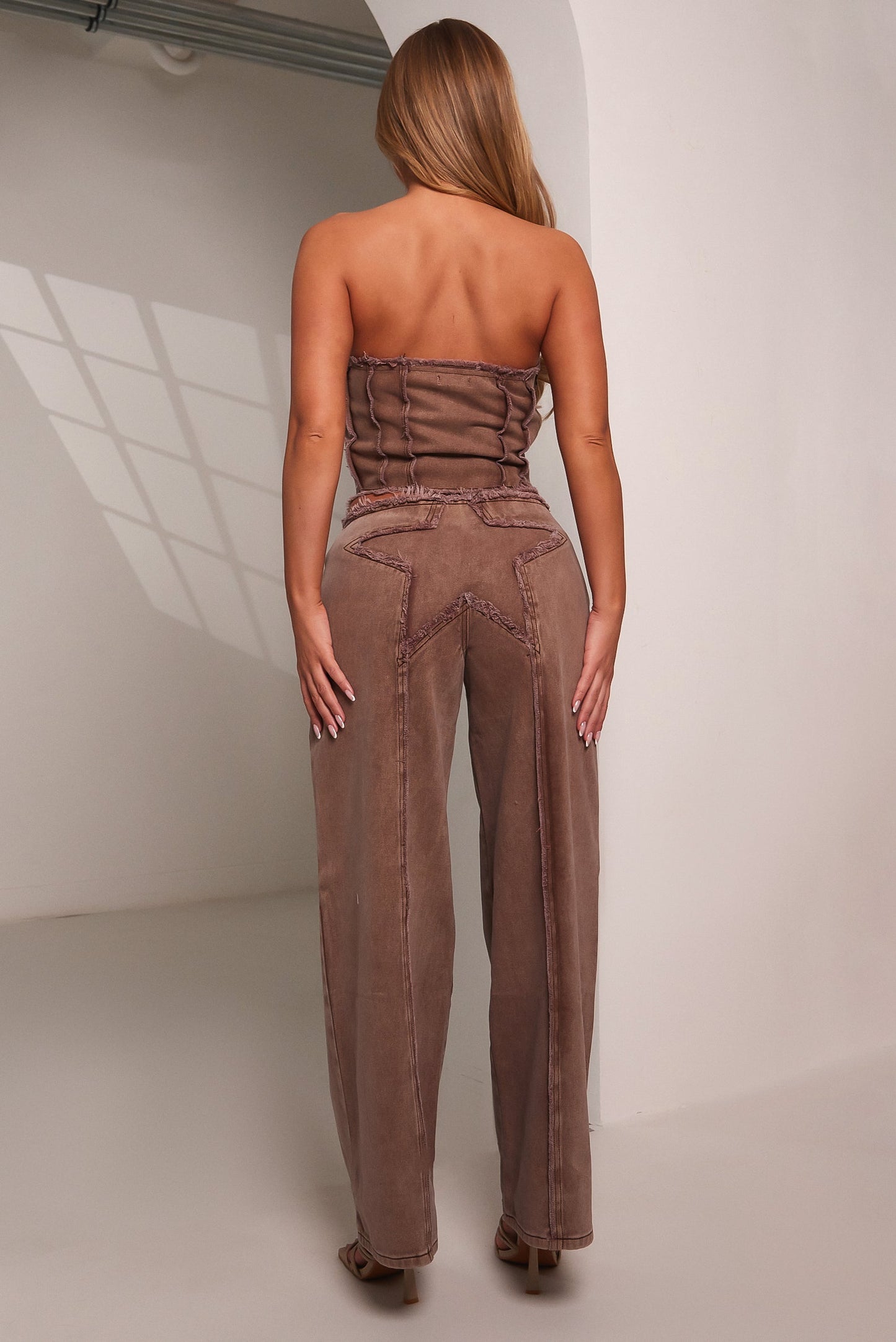 The Imani Jeans in Brown Wash