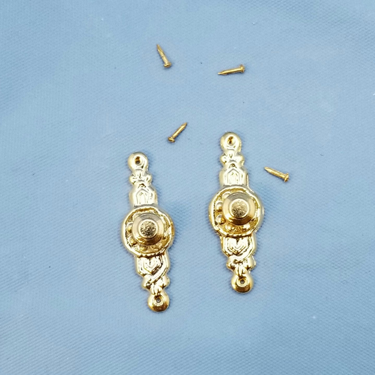 Colonial Door Knob - Pair - Brass - 1/12 Scale Dollhouse Miniature