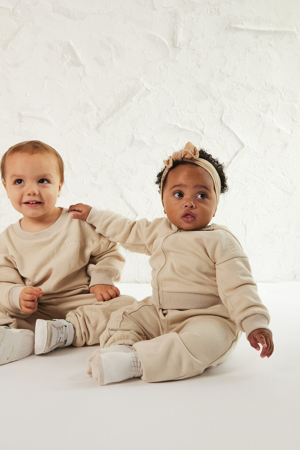The Kids Essentials Joggers in Stone