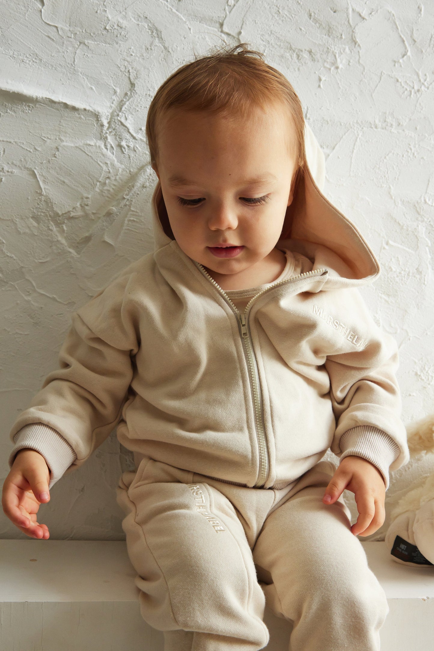 The Kids Essentials Joggers in Stone