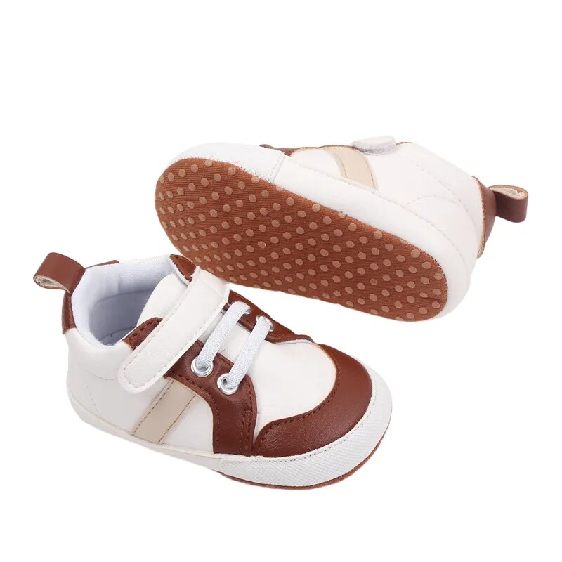 AUGUST Velcro Sneaker