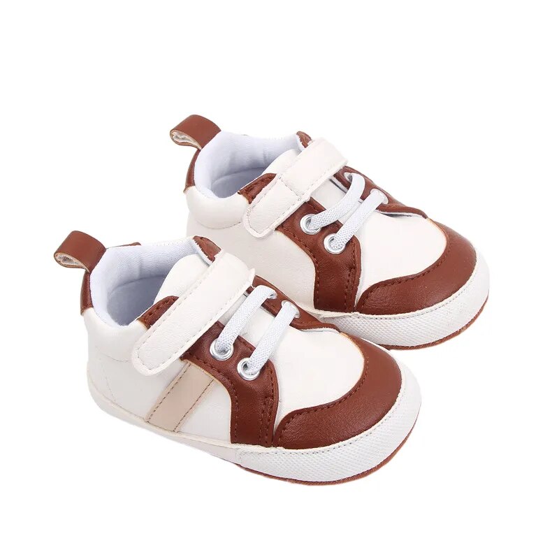 AUGUST Velcro Sneaker