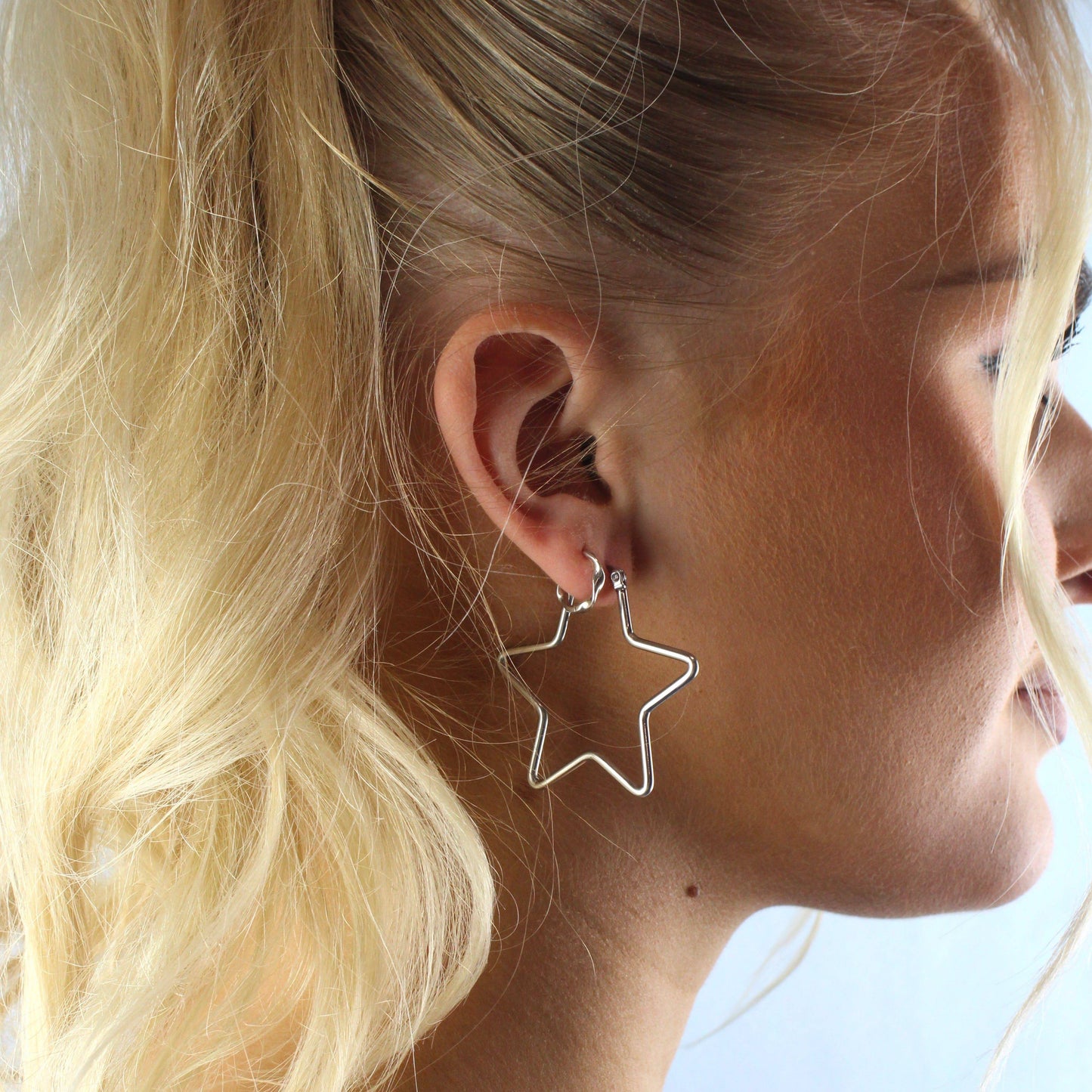 Medium Super Star Hoop Earrings