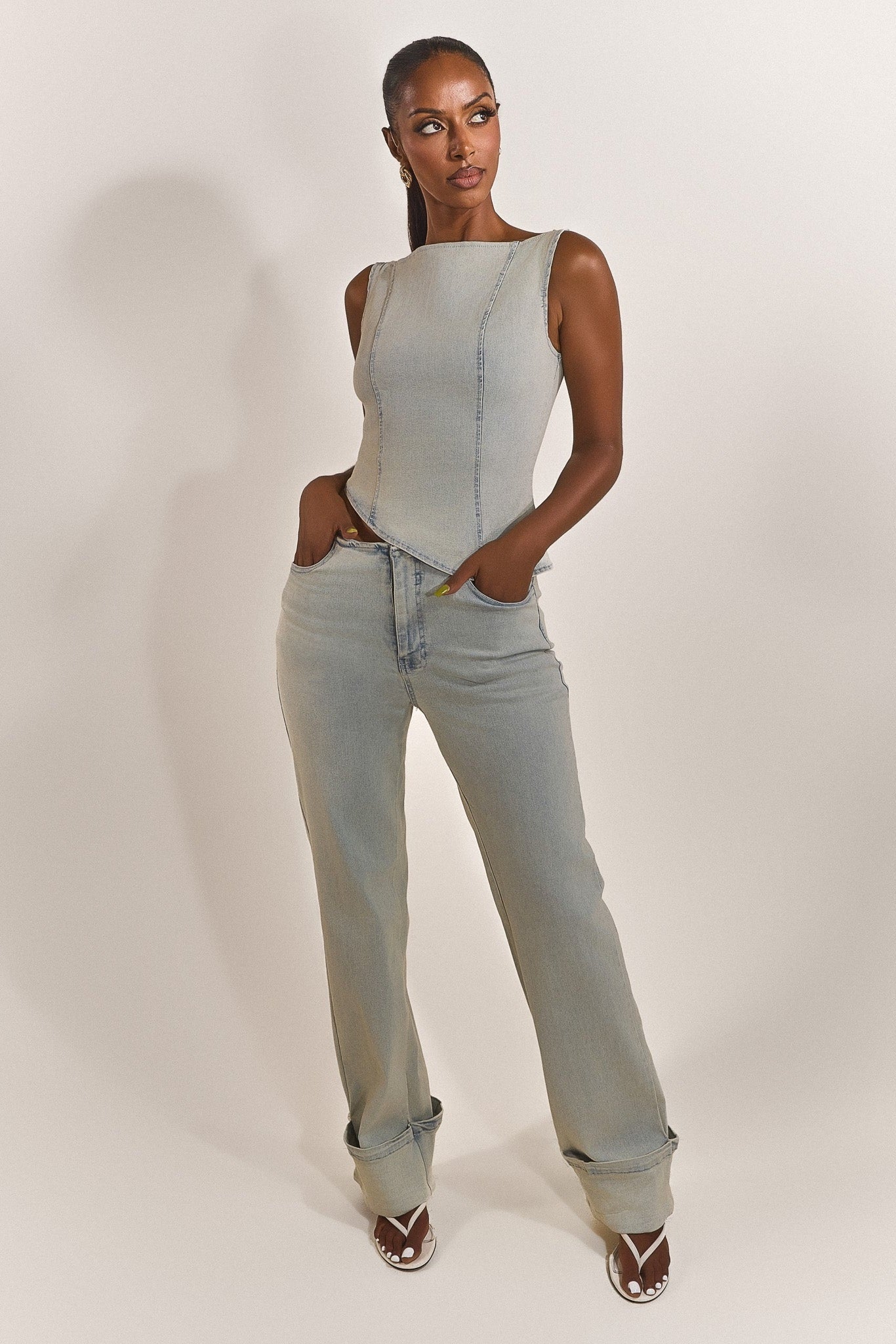 The Mika Set Jeans in Light Wash
