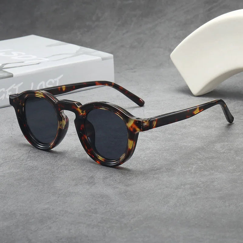 montra-bold-round-glasses